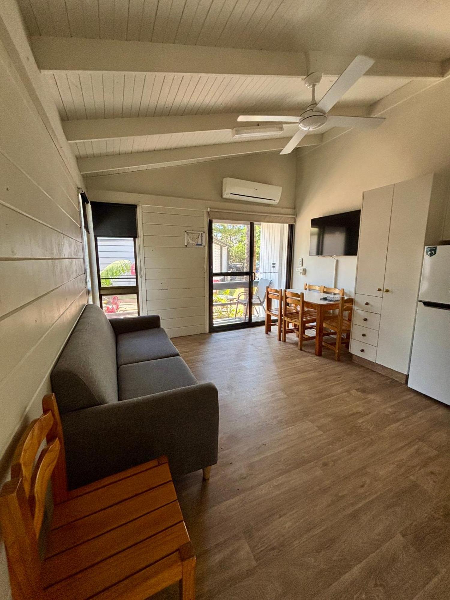 Shelly Beach Holiday Park Entrance Exterior foto